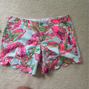 Lilly Pulitzer Buttercup Scalloped Shorts Size 4